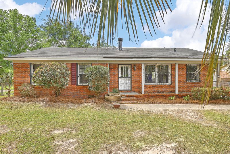 7619 Peppercorn Ln, North Charleston, SC 29420