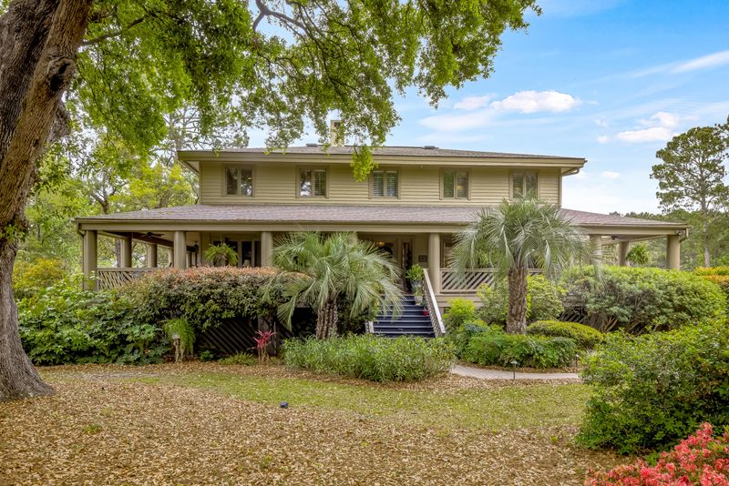 906 Plantation Ln, Mount Pleasant, SC 29464