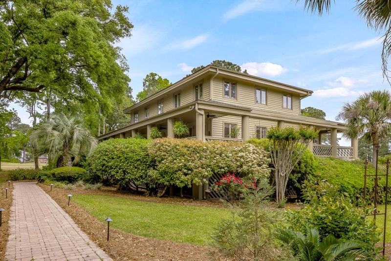 906 Plantation Ln, Mount Pleasant, SC 29464