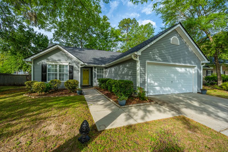 8621 Hickory Creek Ln, North Charleston, SC 29420