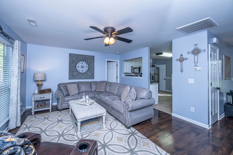 8621 Hickory Creek Ln, North Charleston, SC 29420