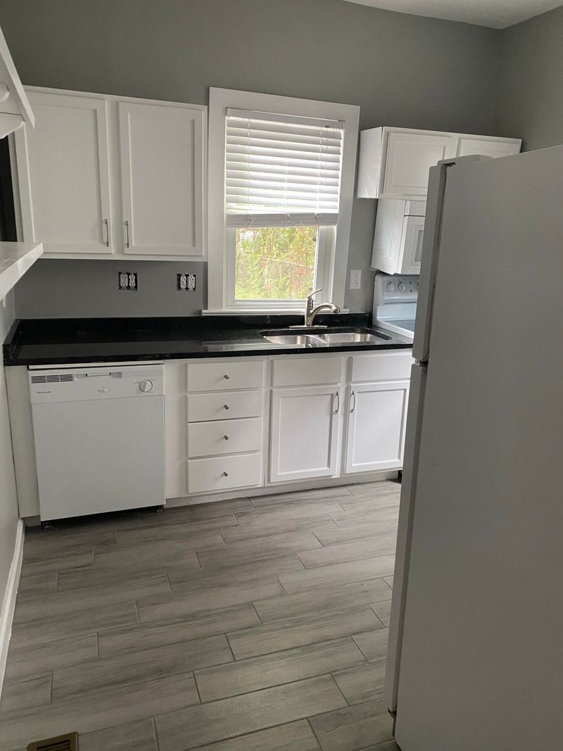 43 Cooper St, Charleston, SC 29403