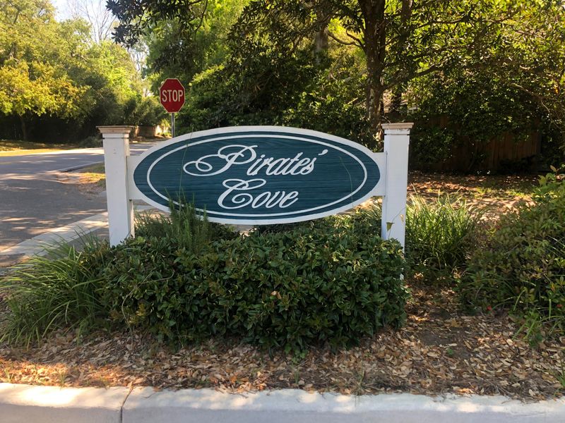 1528 Privateer Dr, Mount Pleasant, SC 29464