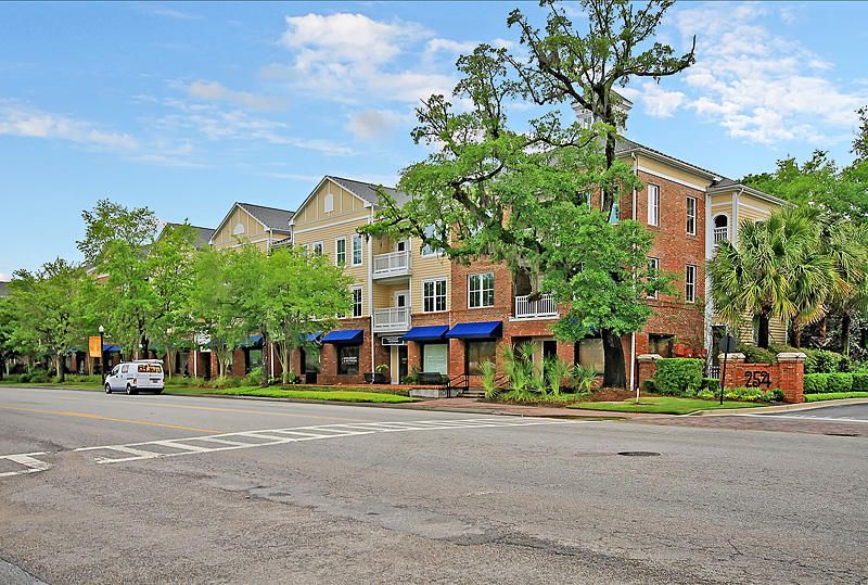 260 Seven Farms Dr #302, Charleston, SC 29492