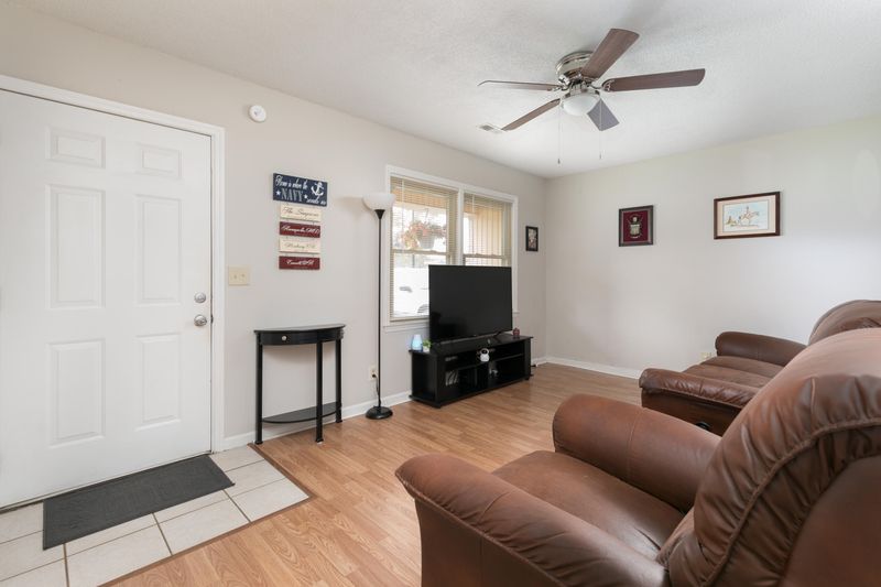 4 Grover Ln, Goose Creek, SC 29445
