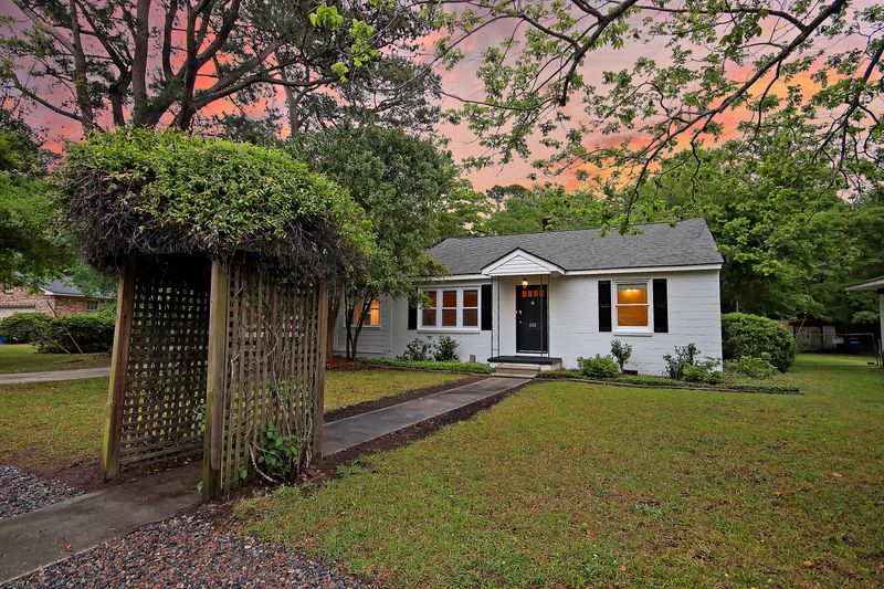 420 Stinson Dr, Charleston, SC 29407