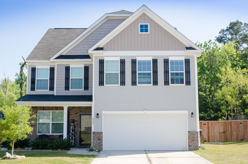 242 Urbano Ln, Goose Creek, SC 29445