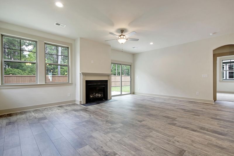 202 Whirlaway Dr, Moncks Corner, SC 29461