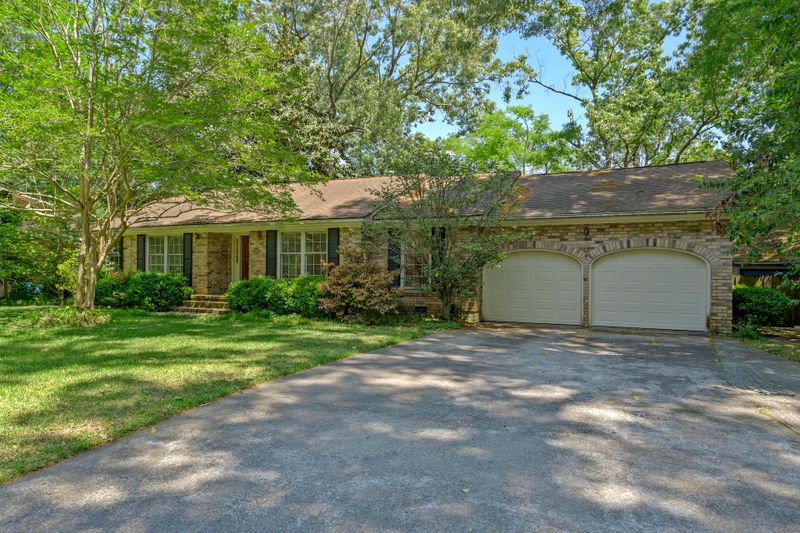 1549 S S Pinebark Ln, Charleston, SC 29407