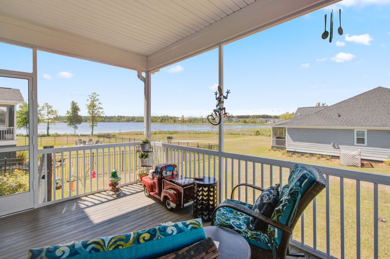 547 Pendleton Dr, Moncks Corner, SC 29461
