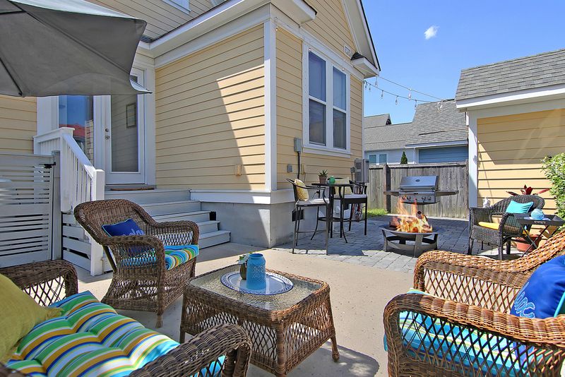 1295 Appling Dr, Mount Pleasant, SC 29464
