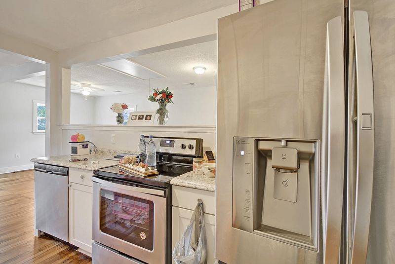 2736 Constitution Ave, North Charleston, SC 29405