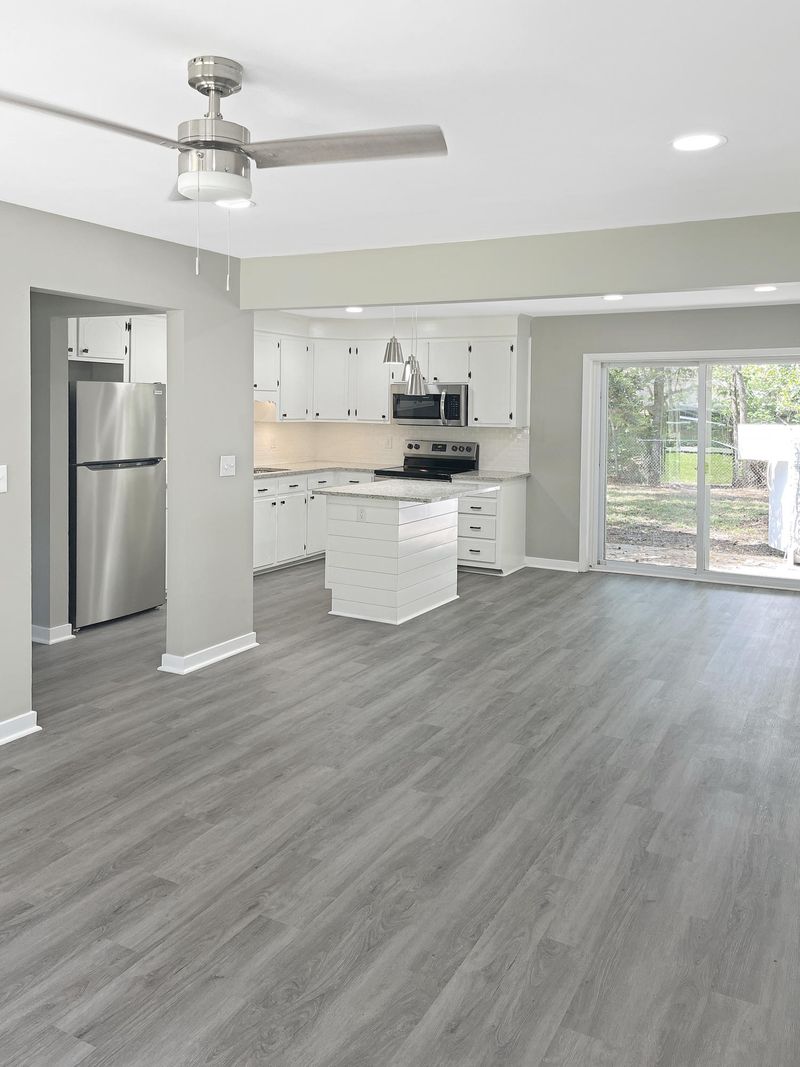 307 Elliott Dr, Ladson, SC 29456