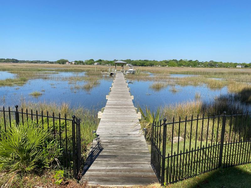 3046 S Shore Dr, Charleston, SC 29407