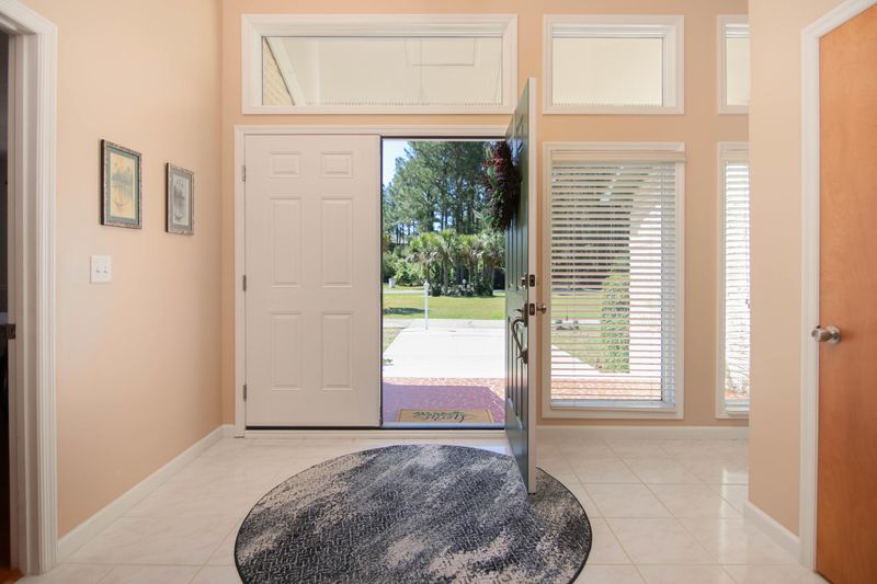 1068 Mainsail Ct, Awendaw, SC 29429