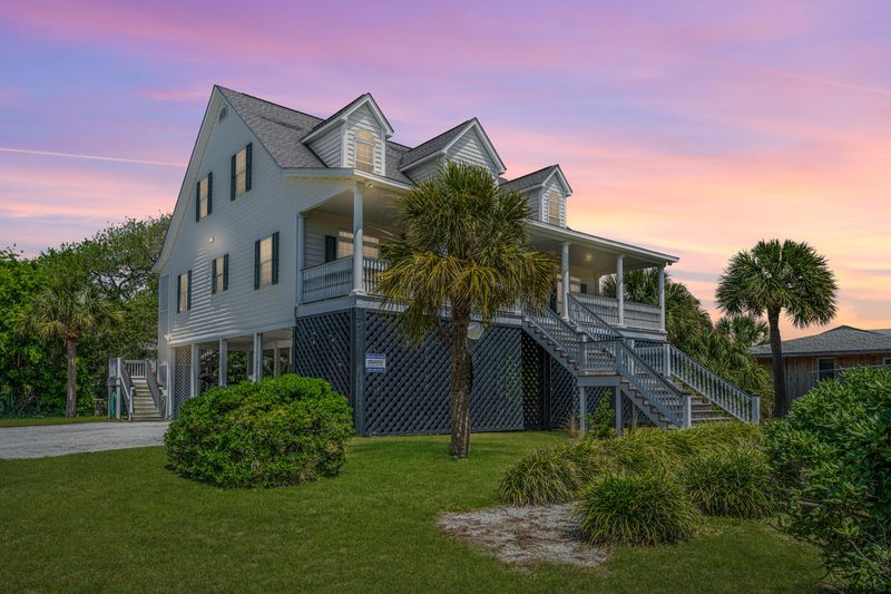 3007 Palmetto Blvd, Edisto Beach, SC 29438
