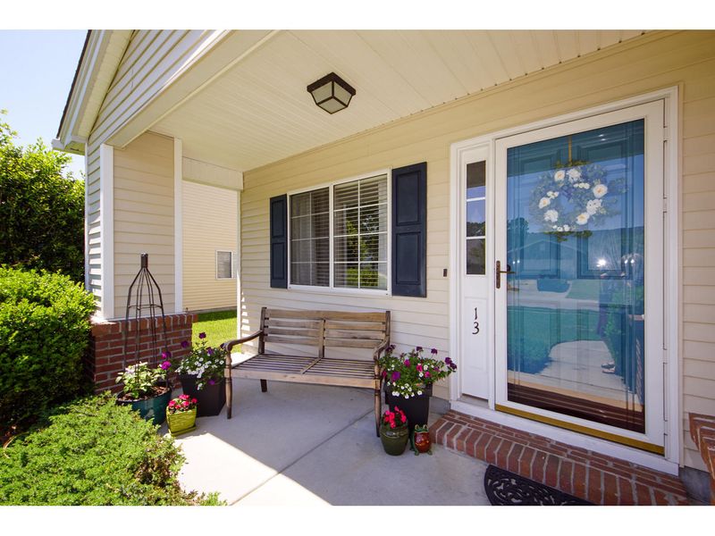 13 Regency Oaks Dr, Summerville, SC 29485