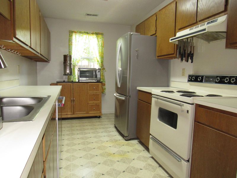 313 Regent St, Summerville, SC 29483