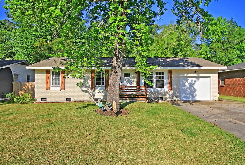 147 Pandora Dr, Goose Creek, SC 29445