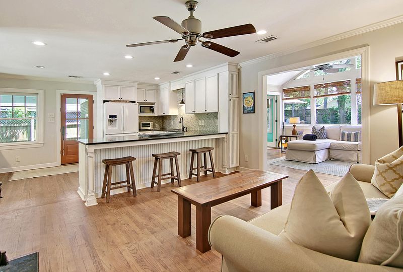 1233 Kensington Dr, Charleston, SC 29407