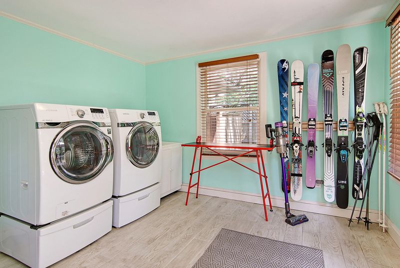 1233 Kensington Dr, Charleston, SC 29407