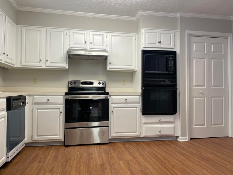9071 Delancey Cir, North Charleston, SC 29406