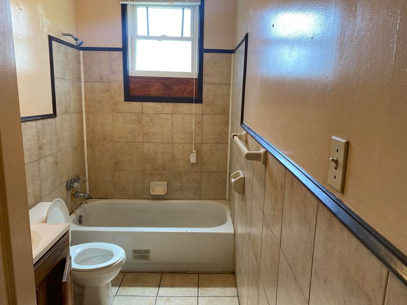 2006 Jacksonville Rd, North Charleston, SC 29405