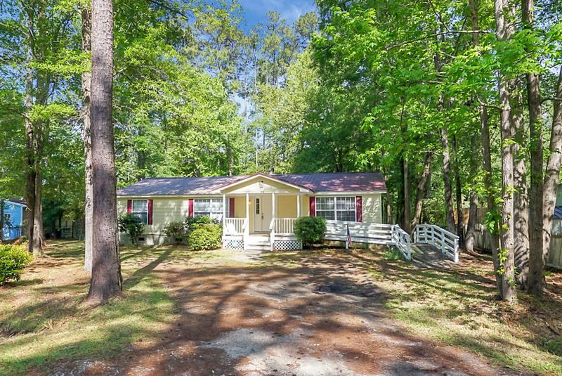 220 Cady Dr, Summerville, SC 29483