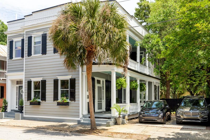 8 Gadsden St, Charleston, SC 29401
