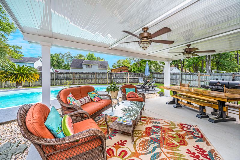 112 Traders Station Rd, Summerville, SC 29486