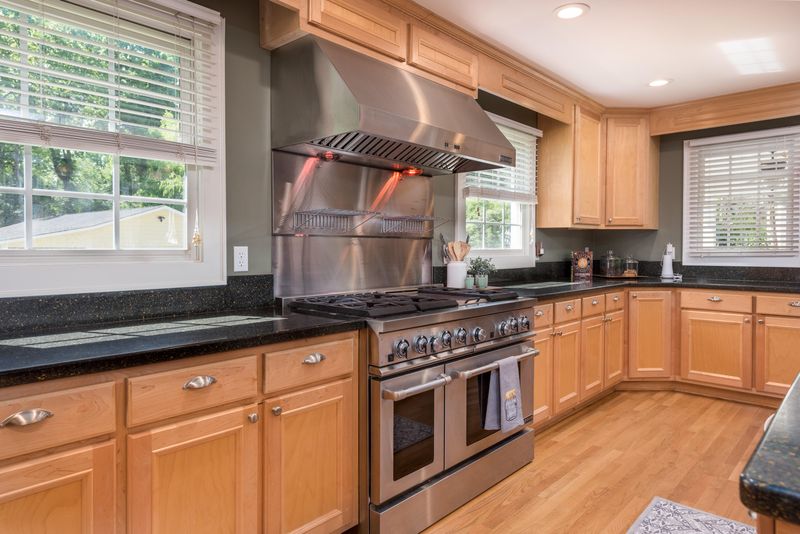 115 Pressley Ave, Summerville, SC 29483