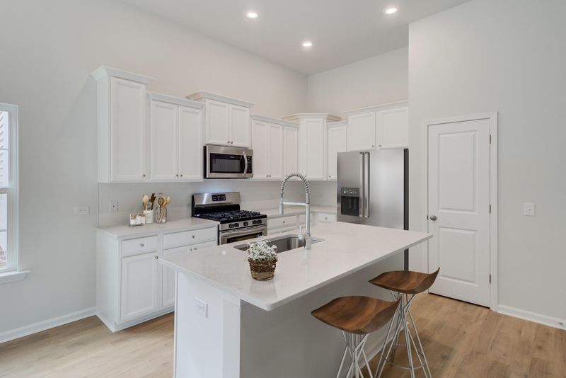 621 Macintyre Cir, Summerville, SC 29486