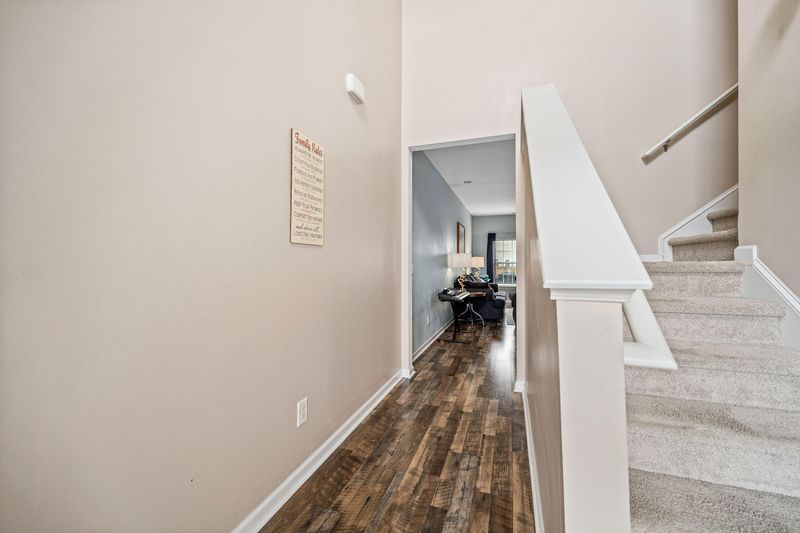 618 Redbud Ln, Summerville, SC 29483