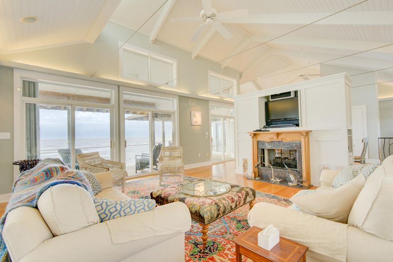 395 Pelican Flight Dr, Dewees Island, SC 29451