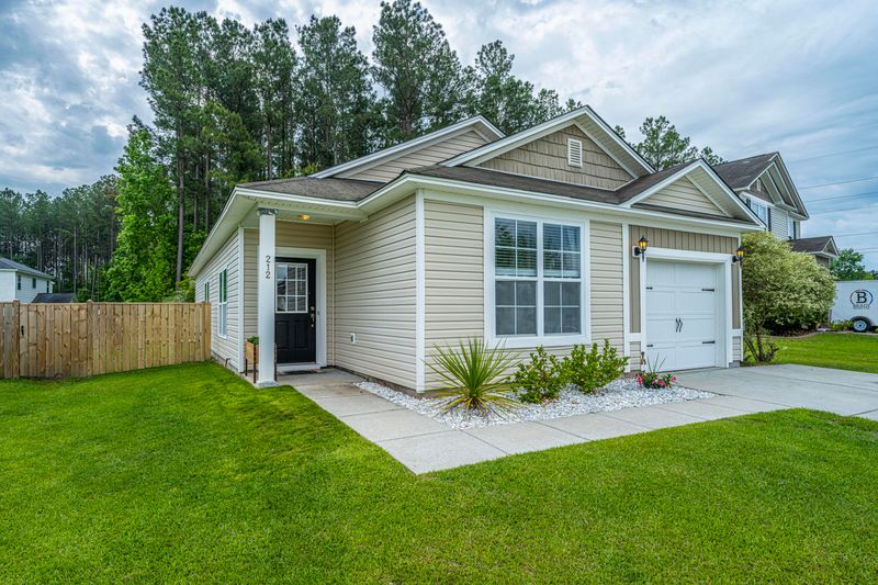 212 Summer View Rd, Summerville, SC 29486