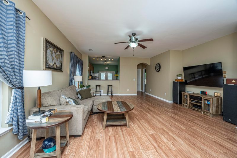 212 Summer View Rd, Summerville, SC 29486