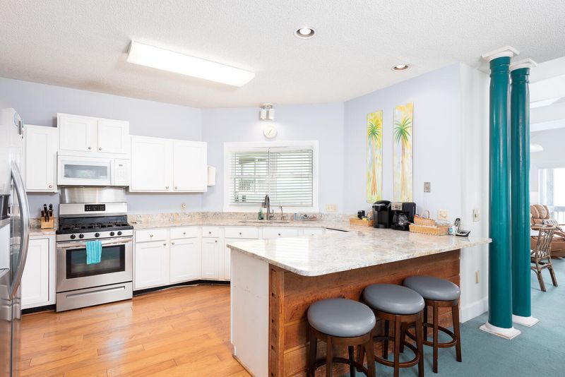 2804 Point St #11, Edisto Island, SC 29438