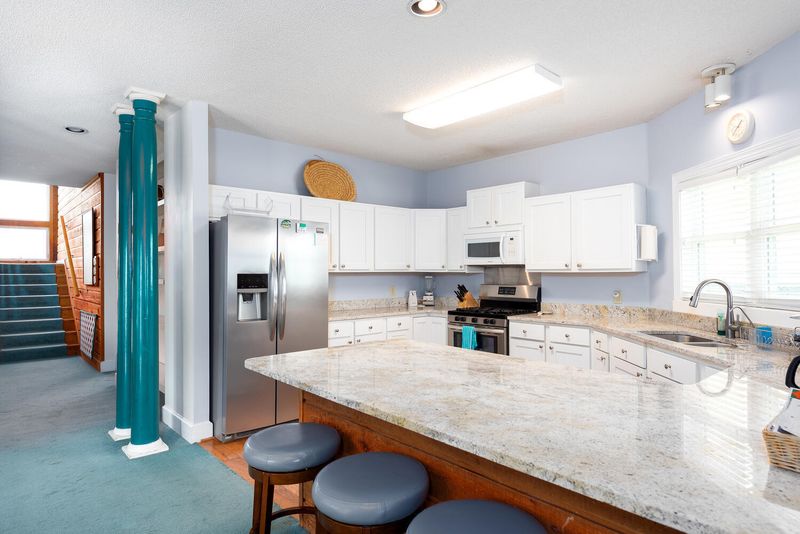 2804 Point St #11, Edisto Island, SC 29438