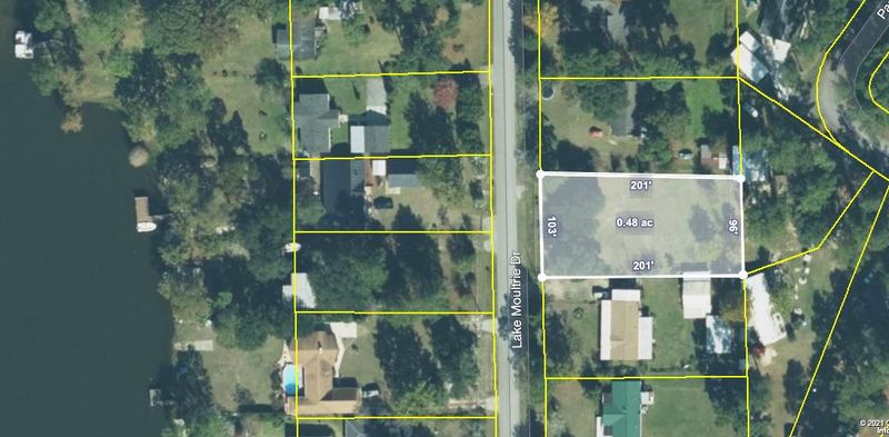 208 Lake Moultrie Dr, Bonneau, SC 29431