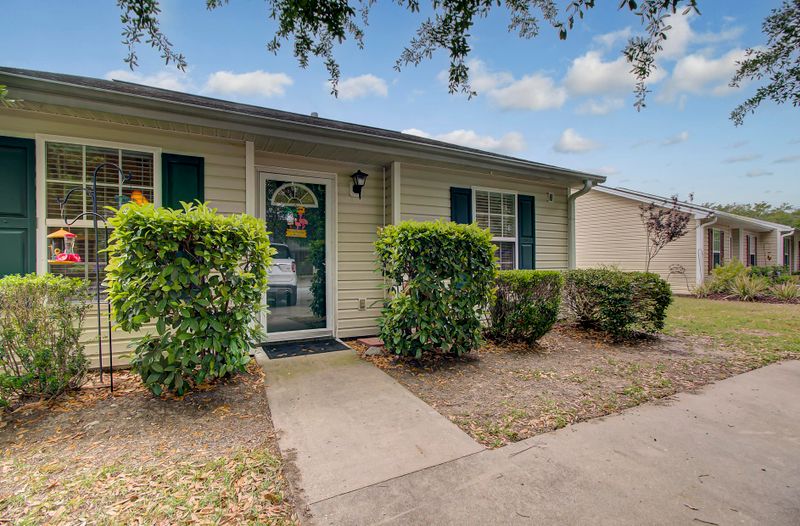 1477 Amanda Park Ln, James Island, SC 29412