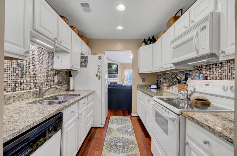 1477 Amanda Park Ln, James Island, SC 29412