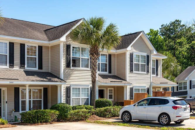 2452 Commencement Ln, North Charleston, SC 29406