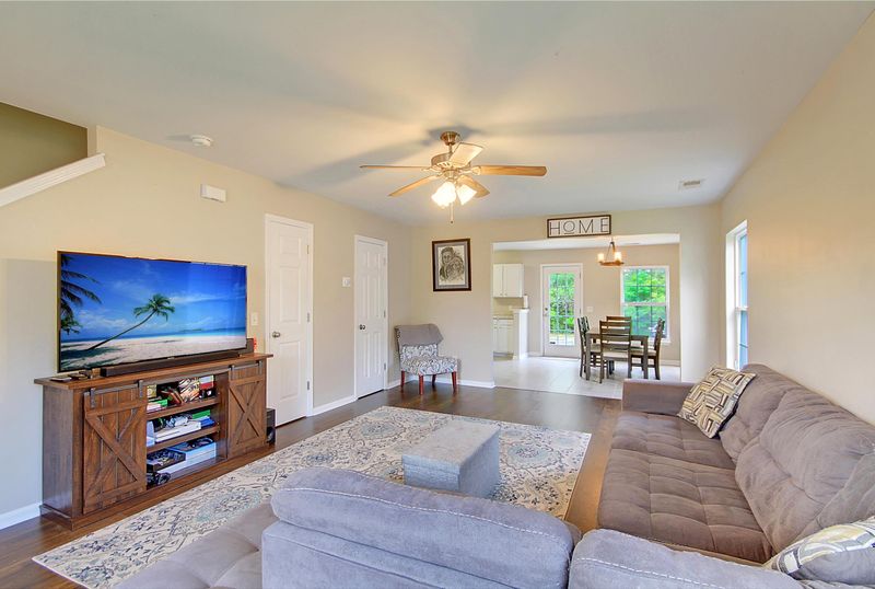 256 Avonshire Dr, Summerville, SC 29483