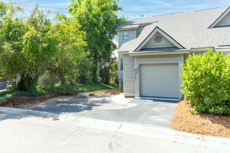 1065 Marsh Court Ln, Mount Pleasant, SC 29464