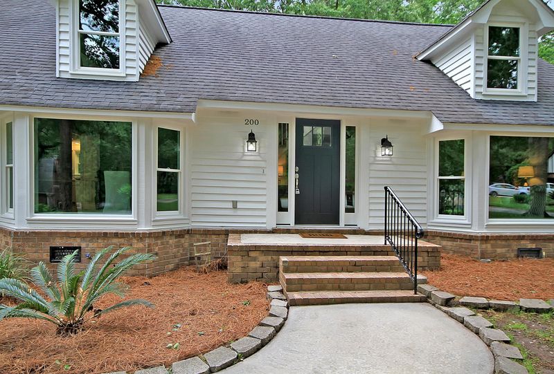 200 Hampton Dr, Summerville, SC 29485