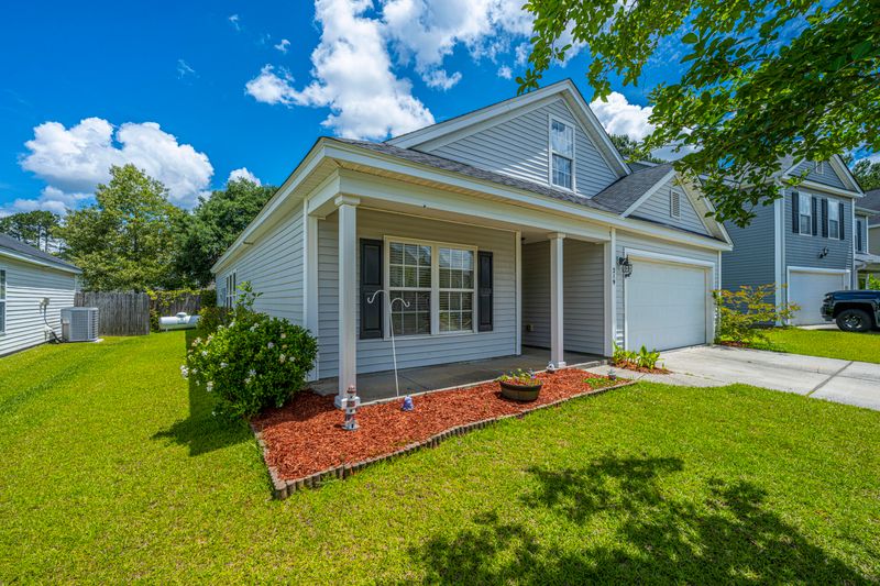 219 Maypop Dr, Goose Creek, SC 29445