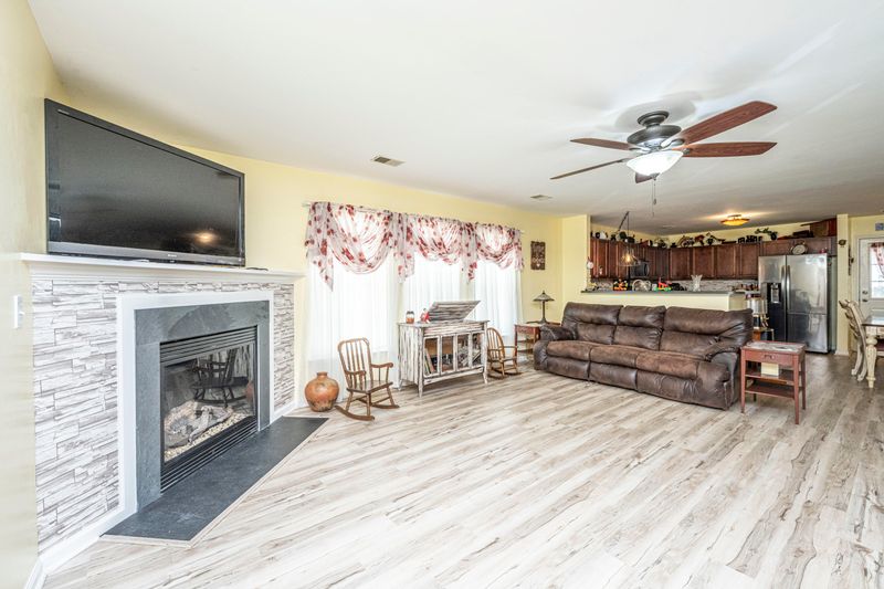 219 Maypop Dr, Goose Creek, SC 29445