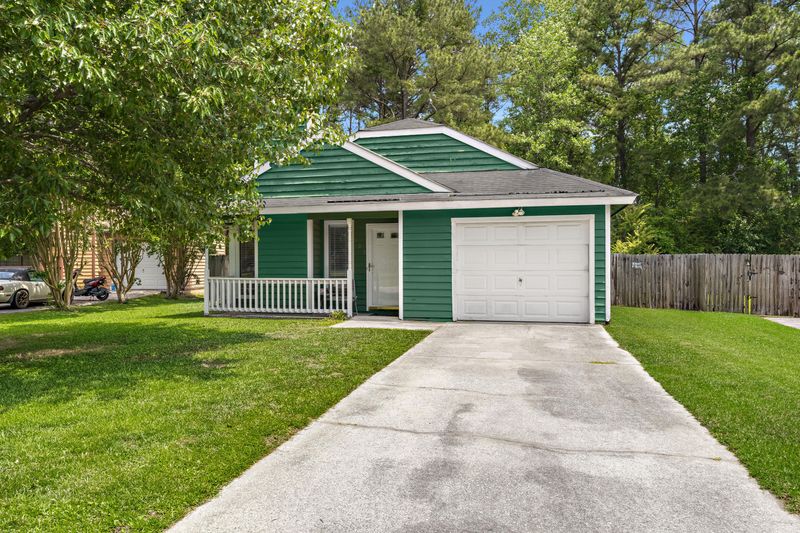 105 Traders Station Rd, Summerville, SC 29483