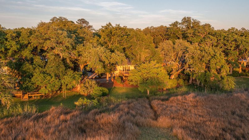 1841 Wilshire Dr, Charleston, SC 29407