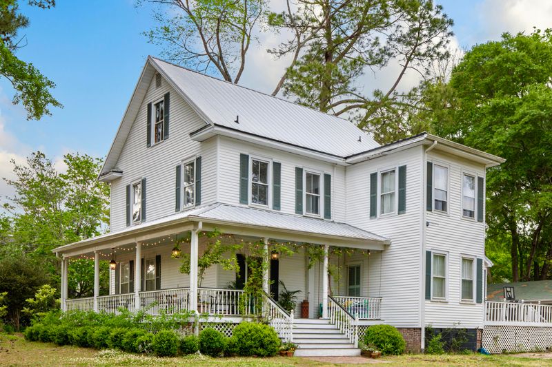 115 W 3rd South St, Summerville, SC 29483
